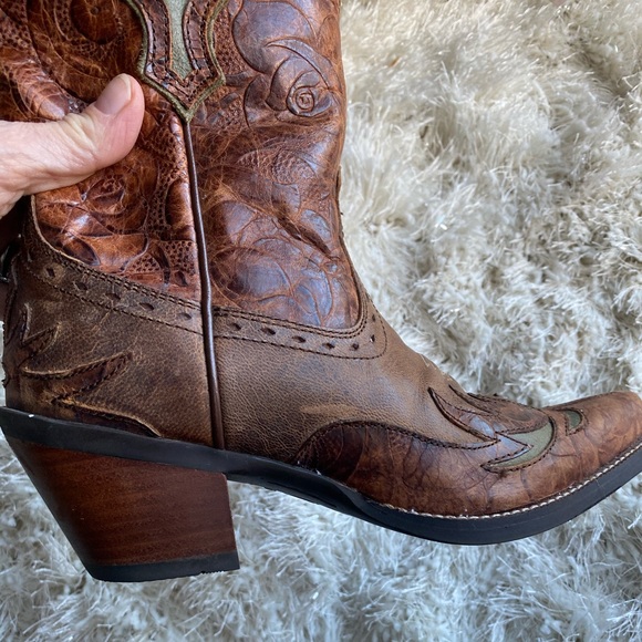 SOLD Authentic Ariat Cowboy Boots Women size 5.5 - Picture 10 of 11